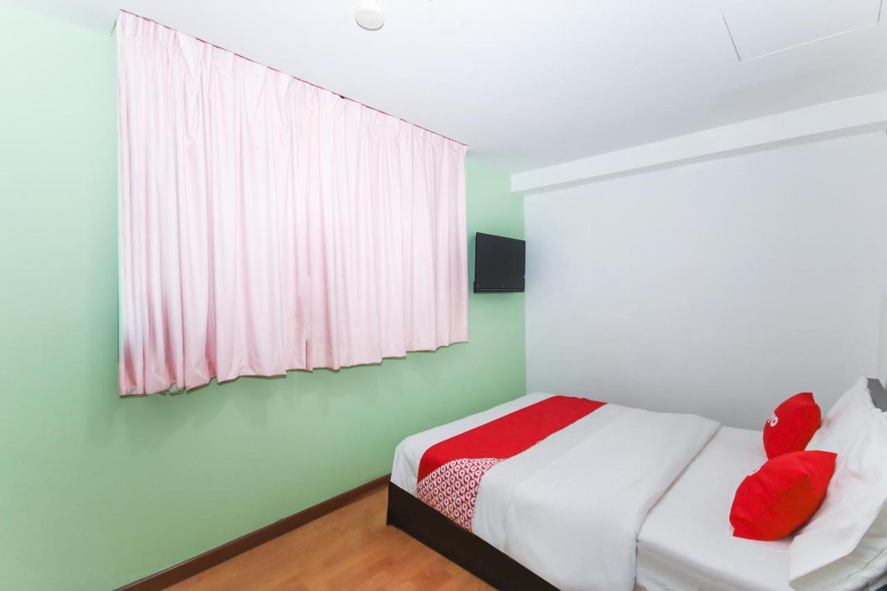 Super Oyo 90345 Tm Hotel Ampang  Exterior foto